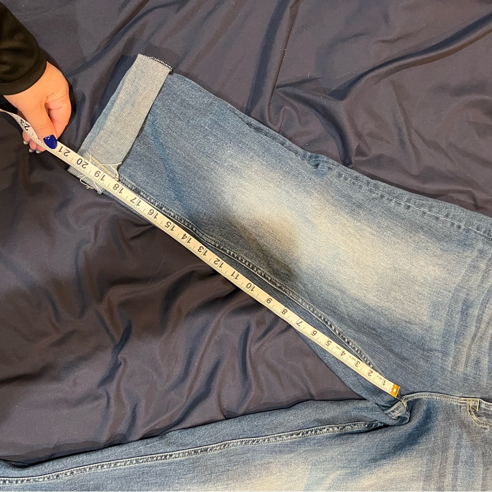 Distressed capris - Picture 2 of 4